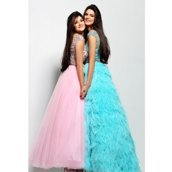 Luxurious Couture Wedding Evening Prom Party Runway Designer Beaded Gown Dress - Picture 4 of 16